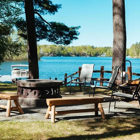 Lakefront Resort Retreat-Pontoon & Sup Rentals